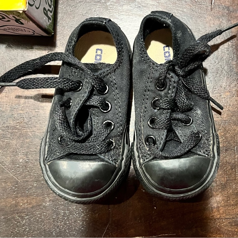 Baby converse! Size 4, lots of life left and still look great.